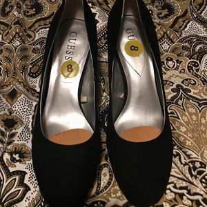 Guess  black pump